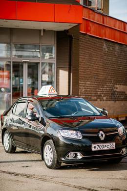 Renault Logan (МКПП) вождение в автошколе Мажор в Пензе